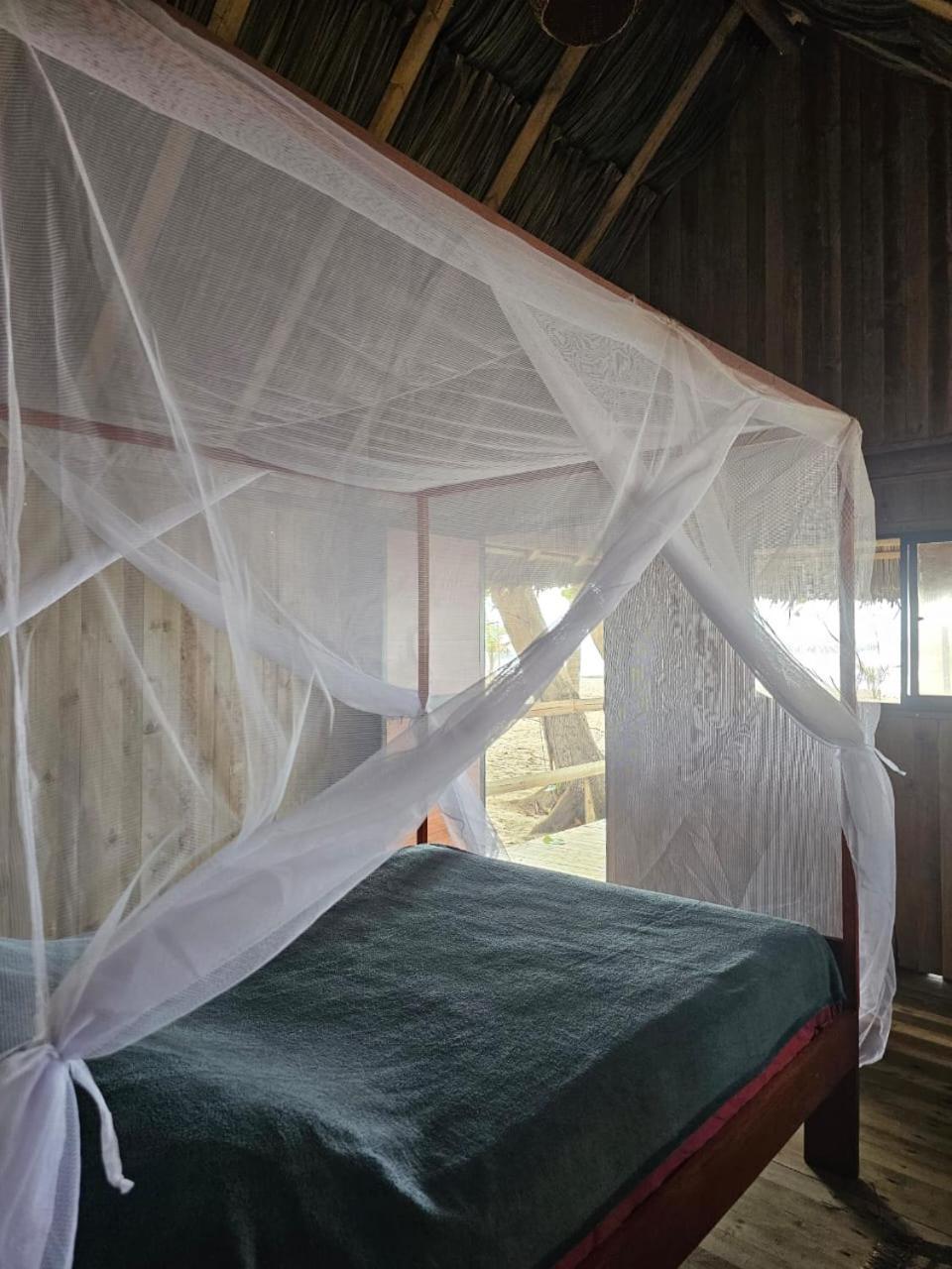 Ecolodge Playa Brava Teyumakke Калабасо Экстерьер фото